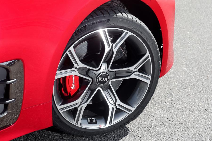 Колеса Kia Stinger GT AWD (CK) 2017 года  (WW) (фото 29 из 40)